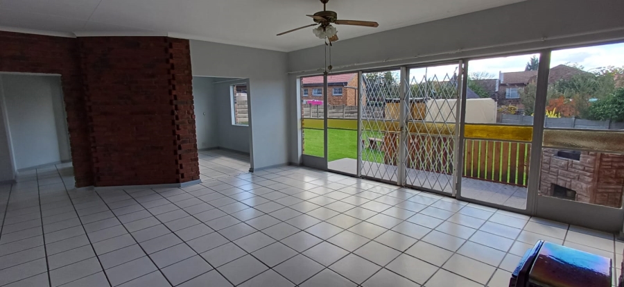 To Let 3 Bedroom Property for Rent in Morelig Free State